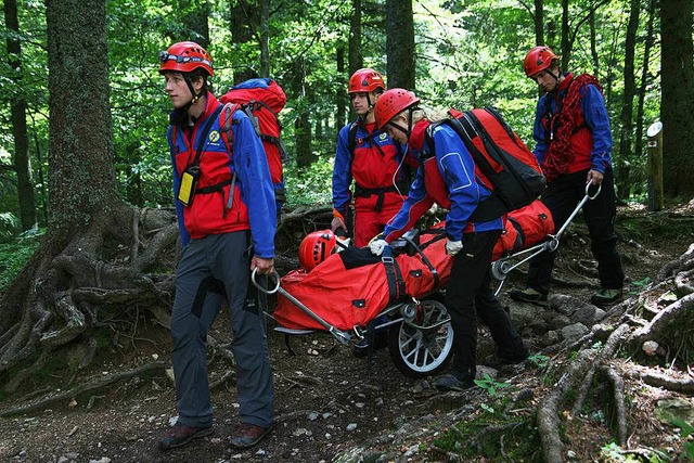 Mit einer solchen Gebirgstrage transpo...kam sie allerdings nicht zum Einsatz.   | Foto: Olga Plate/Bergwacht Schwarzwald