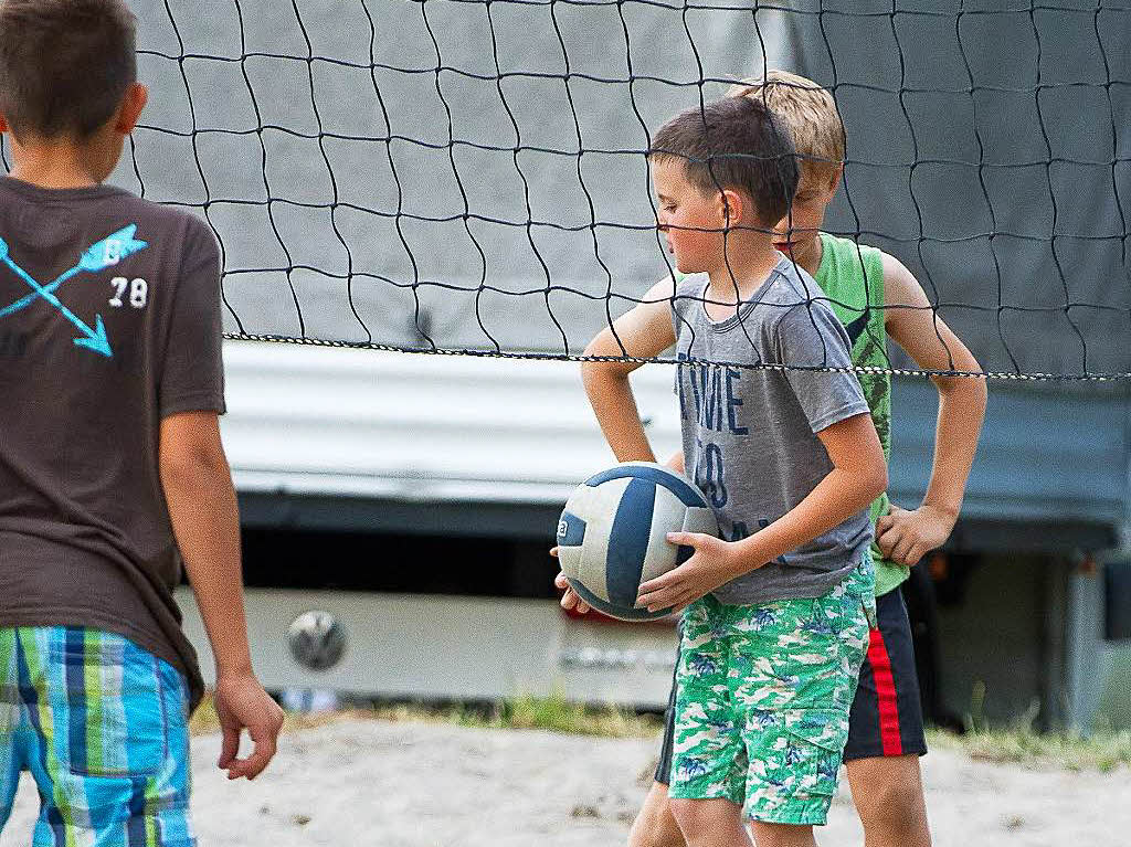 Prächtige Stimmung herrschte bei der Beachparty in Wittlekofen. Das Fußballspiel Wittlekofen gegen Wellendingen konnten die Gastgeber für sich entscheiden. Prächtige Stimmung herrschte bei der Beachparty in Wittlekofen. Das Fußballspiel Wittlekofen gegen Wellendingen konnten die Gastgeber für sich entscheiden.