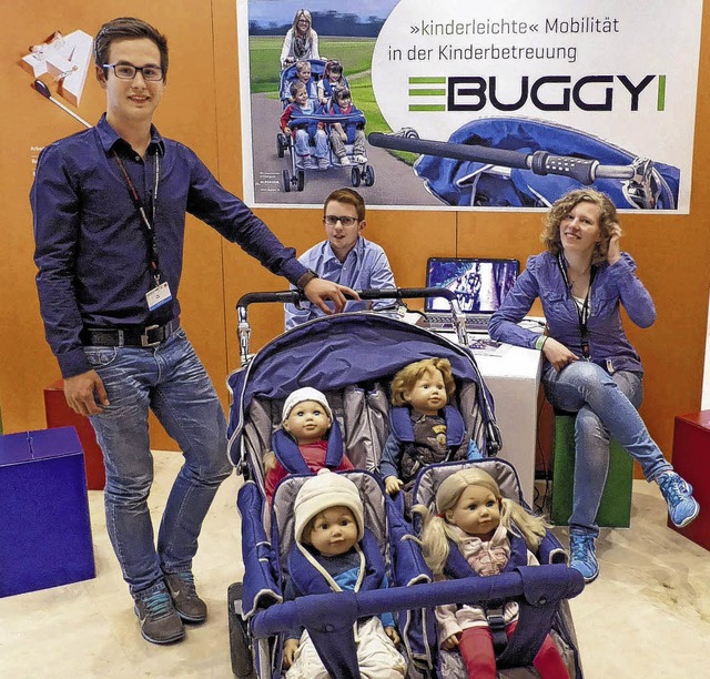 Mit ihrem E-Buggy belegten (von links)...rb Jugend forscht den dritten Platz.    | Foto: Privat