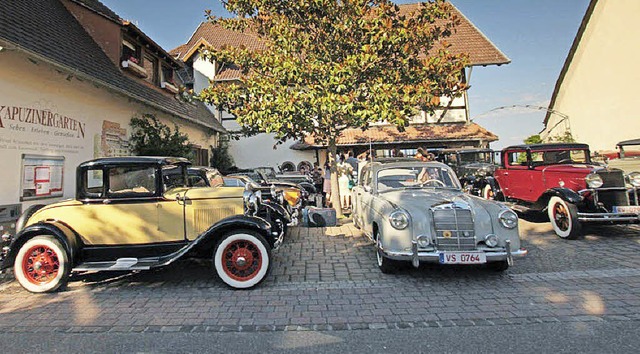 Ein Blickfang waren die 15 Oldtimer  a...er Hotel-Restaurants Kapuzinergarten.   | Foto: Privat