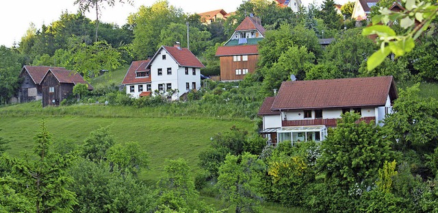 Zwei oder drei Vollgeschosse? Fr den ...nweg (links) das uerste der Gefhle.  | Foto: Christa Maier