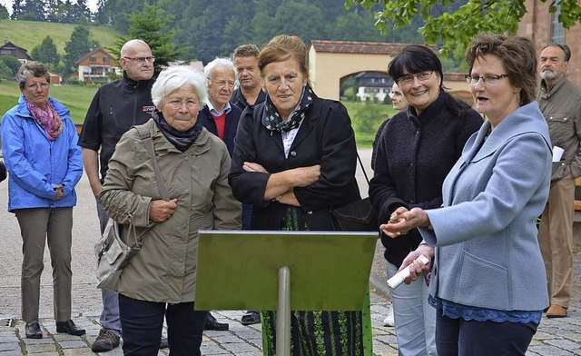 Elisabeth Weber, Vorsitzende der TAG (...tzung des Historischen Dorfrundgangs.   | Foto: Alexandra Wehrle