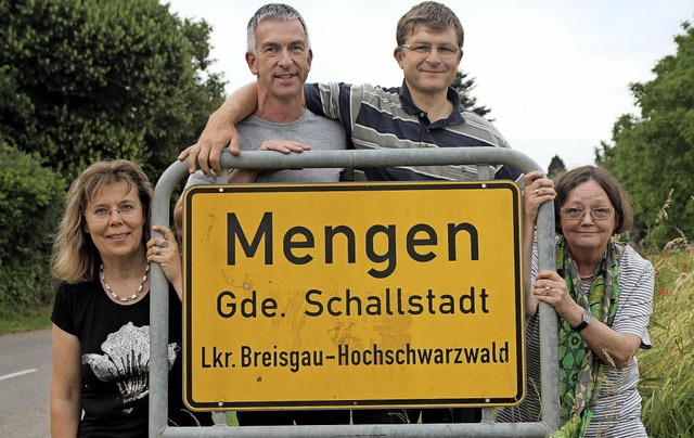 Der neue Vorstand des Brgerforums (vo...r, Kai Hofmann und Angelika Bhler.     | Foto: Michael Saurer