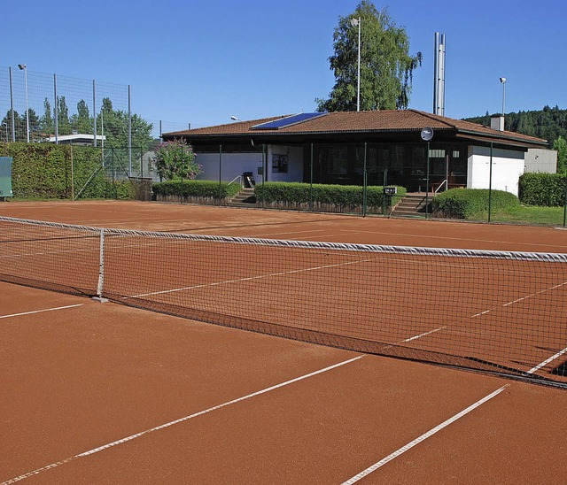 Einen vierten Tennisplatz wird es fr ...er Zuschuss von 60000 Euro vereinbart.  | Foto: Privat