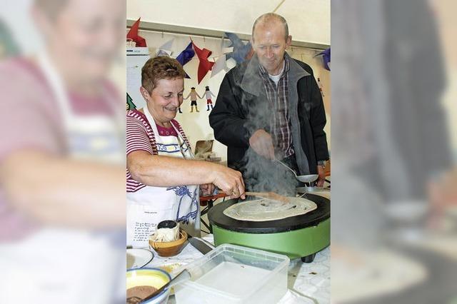 Bretonische Spezialitten beim Dorffest