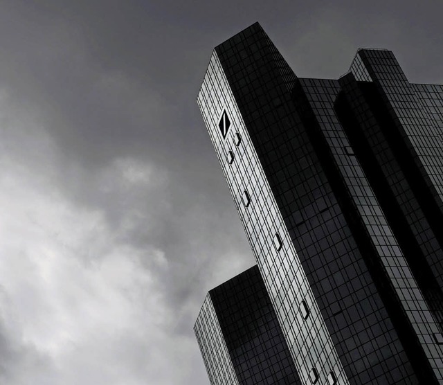 Unter Druck: Deutschlands grte Bank  | Foto: DPA