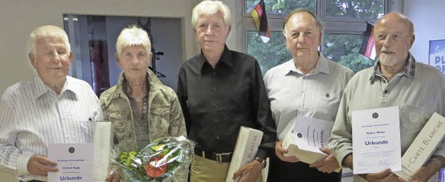 Geehrt wurden unter anderem (von links...er und Walter Weber (alle 60 Jahre).    | Foto: Harald Albiker