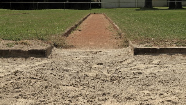 Die Weitsprunganlage des Turnvereins Herbolzheim soll saniert werden.   | Foto: Thilo Bergmann