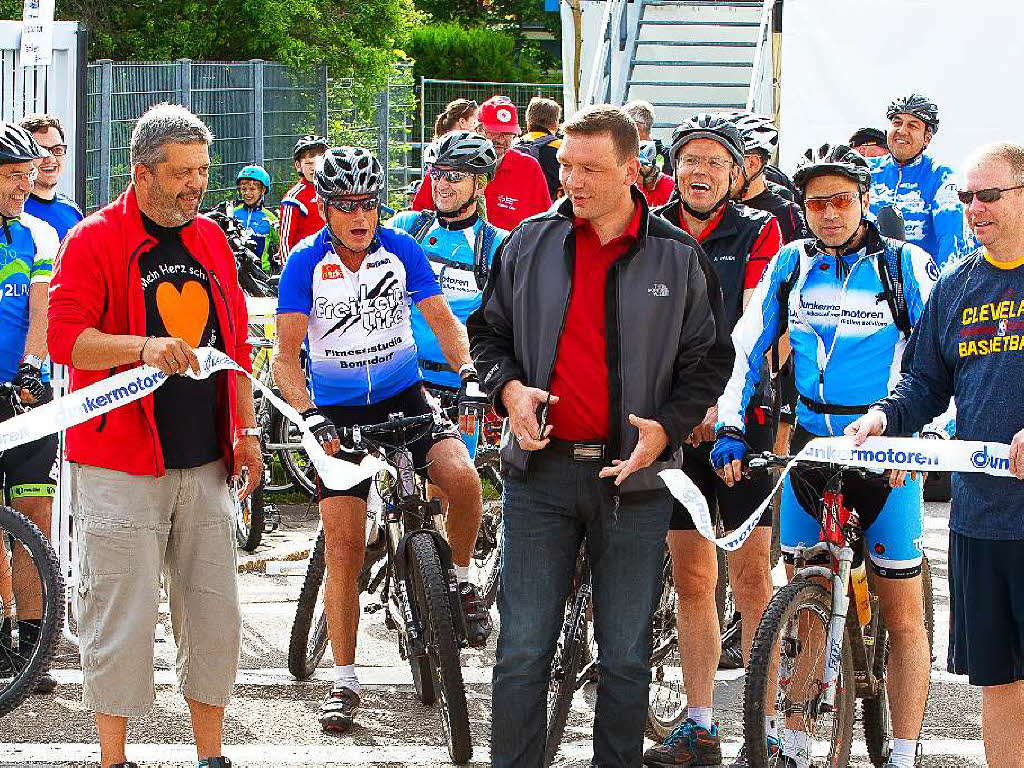 Dunker bewegt: Fuball, Radtouren und Triathon standen auf dem Programm.