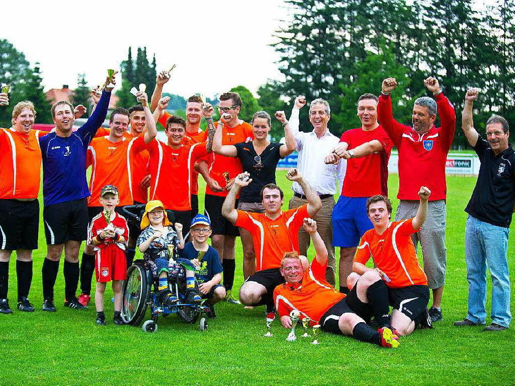 Dunker bewegt: Fuball, Radtouren und Triathon standen auf dem Programm.