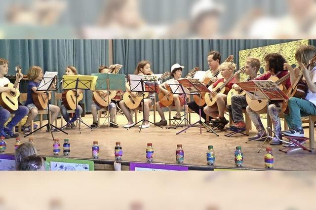 Musikschüler musizieren in Waldkirch