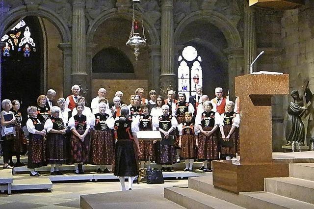 Chor singt im Münster