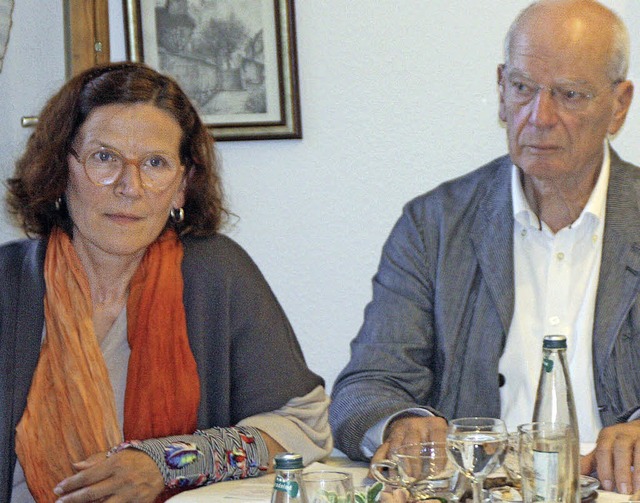 Dorothea Koelbing-Bitterli und Dieter Bitterli bei der Programmvorstellung  | Foto: BRONNER