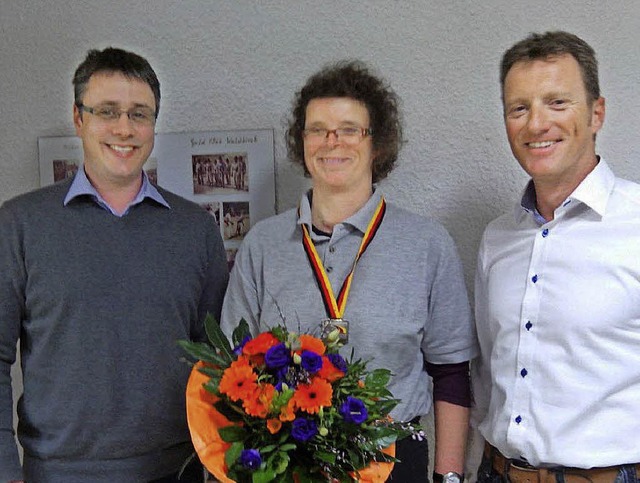 Stolz: Markus Rees, Heike Rathmann und Adrian Weihaar.  | Foto: privat