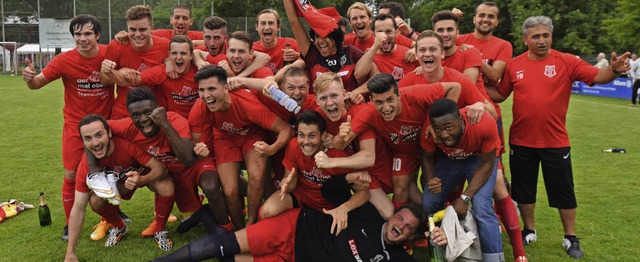 Rot gewinnt. Die zweite Mannschaft des...belt den Aufstieg in die Bezirksliga.   | Foto: Seeger