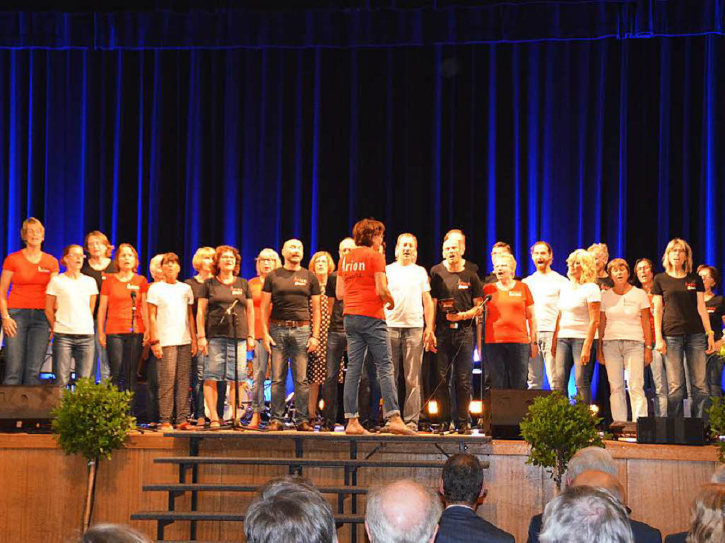 Die Arion-Singers sangen die Cittaslow-Hymne. Die Arion-Singers sangen die Cittaslow-Hymne.