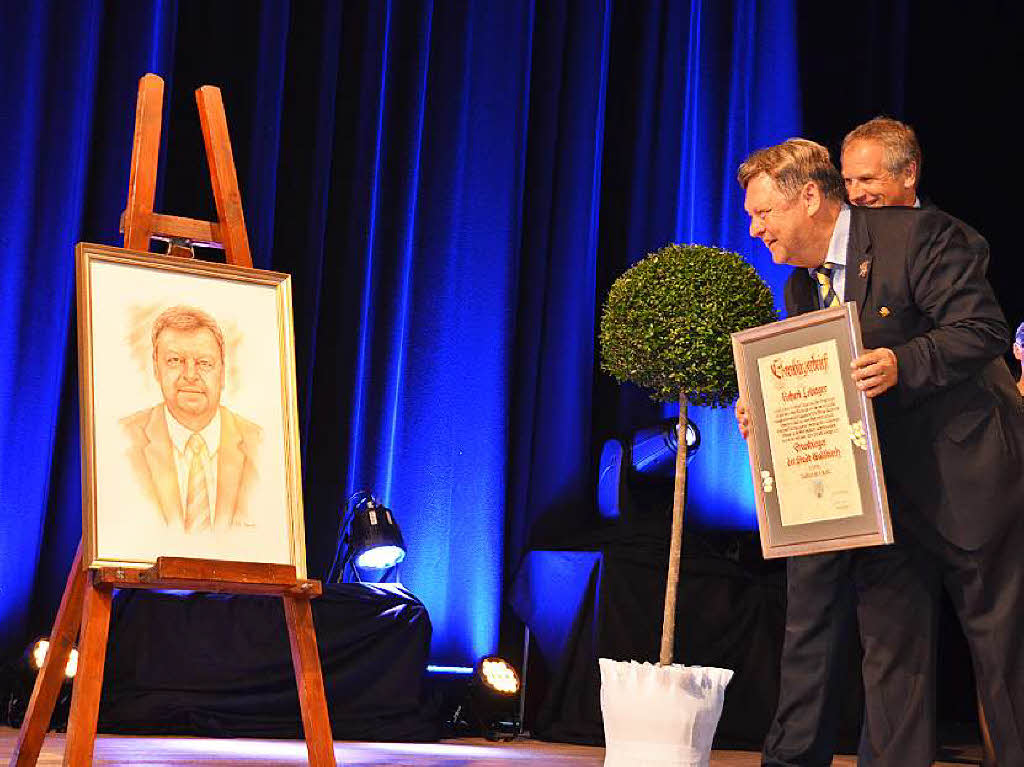 Leibinger in echt und Leibinger gemalt. Leibinger in echt und Leibinger gemalt.