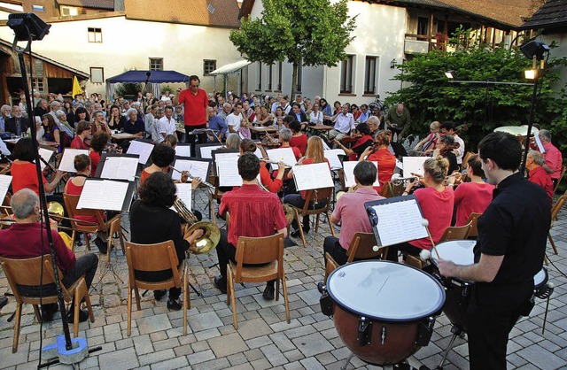 Hndel zum Jubilumsauftakt: Die 25. M...ichern sowie Blsern des Musikvereins.  | Foto: manfred frietsch