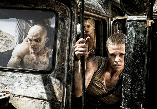 Nicholas Hoult als Nux, Abbey Lee Kers...a in &#8222;Mad Max:Fury Road&#8220;   | Foto: J. Boland/Warner Bros./dpa