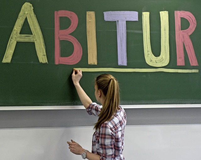 Geschafft: 118 Abiturienten des Gymnas... allgemeine Hochschulreife geschafft.   | Foto: dpa