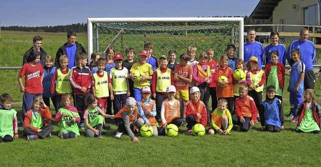 Beim gemeinsamen Sporttag des FC Birke... hatten alle Grundschler viel Spa.    | Foto: Privat