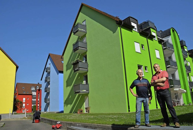 Mchtig Farbe ins Spiel gebracht haben...altet, und Hausmeister Dieter Vanja.    | Foto: Markus Maier