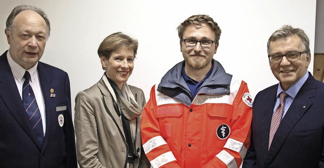 Bei der Mitgliederversammlung des DRK-...und DRK-Kreisvorsitzender Gnter Boll   | Foto: Paul Schleer