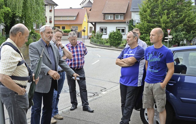 Kiechlinsbergen. Der Ortschaftsrat  am...fpunkt Ecke Weier-Oberbergener Strae.  | Foto: Roland Vitt