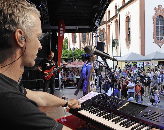 Das Brckenfest lockt jedes Jahr zahlreiche Besucher nach Bad Sckingen.   | Foto: Archivfoto: Frank Linke