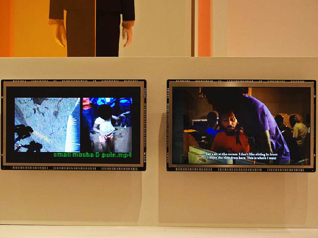 Zu den Ausstellungsstücken gehören auch Videocollagen. Zu den Ausstellungsstücken gehören auch Videocollagen.