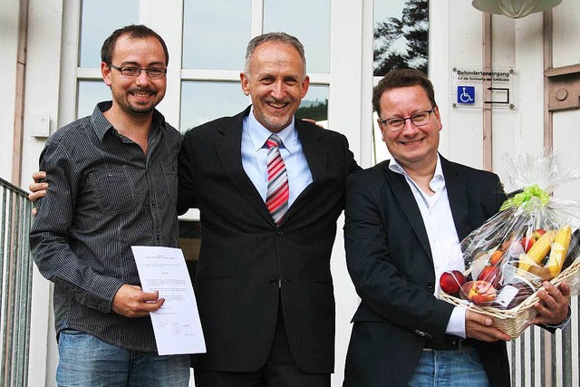 Sebastian Rtzer (rechts) wurde aus de...r und seinem Nachfolger Heinrich Eble.  | Foto: Karin Hei