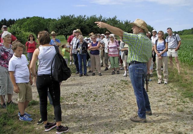 Bei der Wanderung rund um Broggingen i...f Obergfll ber historische Details.   | Foto: Ralf Sillmann