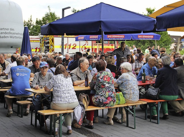 Gemtliches Zusammensein beim Hock  | Foto: Feuerwehr March