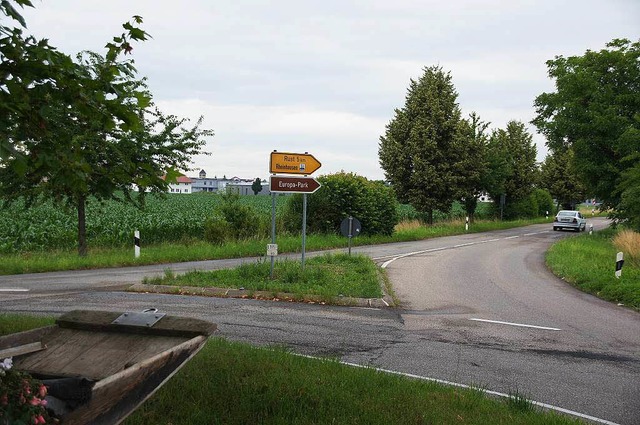 Die Kreisstrae K 5122 am Kreisverkehr...Gewerbegebiet &#8222;Elzmatten&#8220;.  | Foto: Ilona Hge