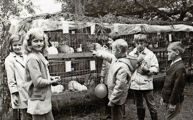 Blick ins Fotoalbum der Familie Wunder...n 1965 das erste Hasenfest stattfand.   | Foto: ZVG