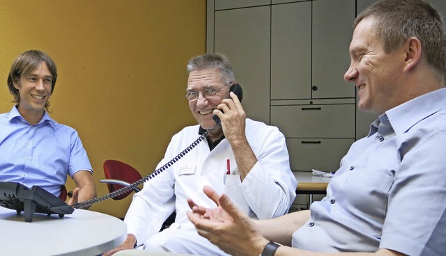 Bei der Telefonaktion der Ameos-Klinik... Fragen zum Thema Alkoholabhngigkeit.  | Foto: Claudia Mller