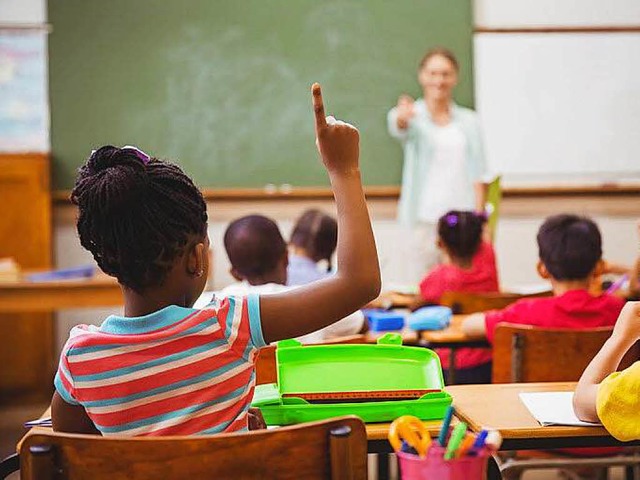 Sptestens nach sechs Monaten nehmen Schulen Flchtlingskinder auf.  | Foto: WavebreakmediaMicro - Fotolia.com