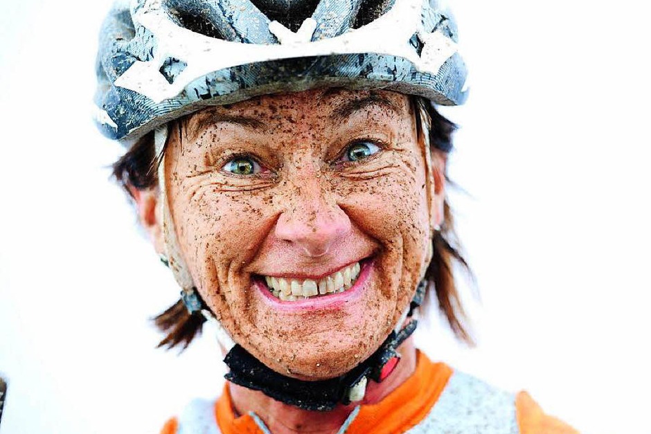 Glücklich und schmutzig: Diese Menschen haben den Black Forest Ultra Bike Marathon durchgestanden. (Foto: Miroslav Dakov) Glücklich und schmutzig: Diese Menschen haben den Black Forest Ultra Bike Marathon durchgestanden. (Foto: Miroslav Dakov)