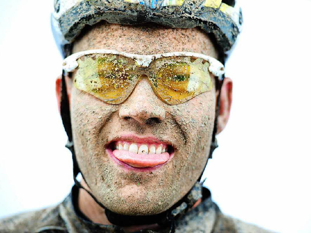 Glcklich und schmutzig: Diese Menschen haben den Black Forest Ultra Bike Marathon durchgestanden.