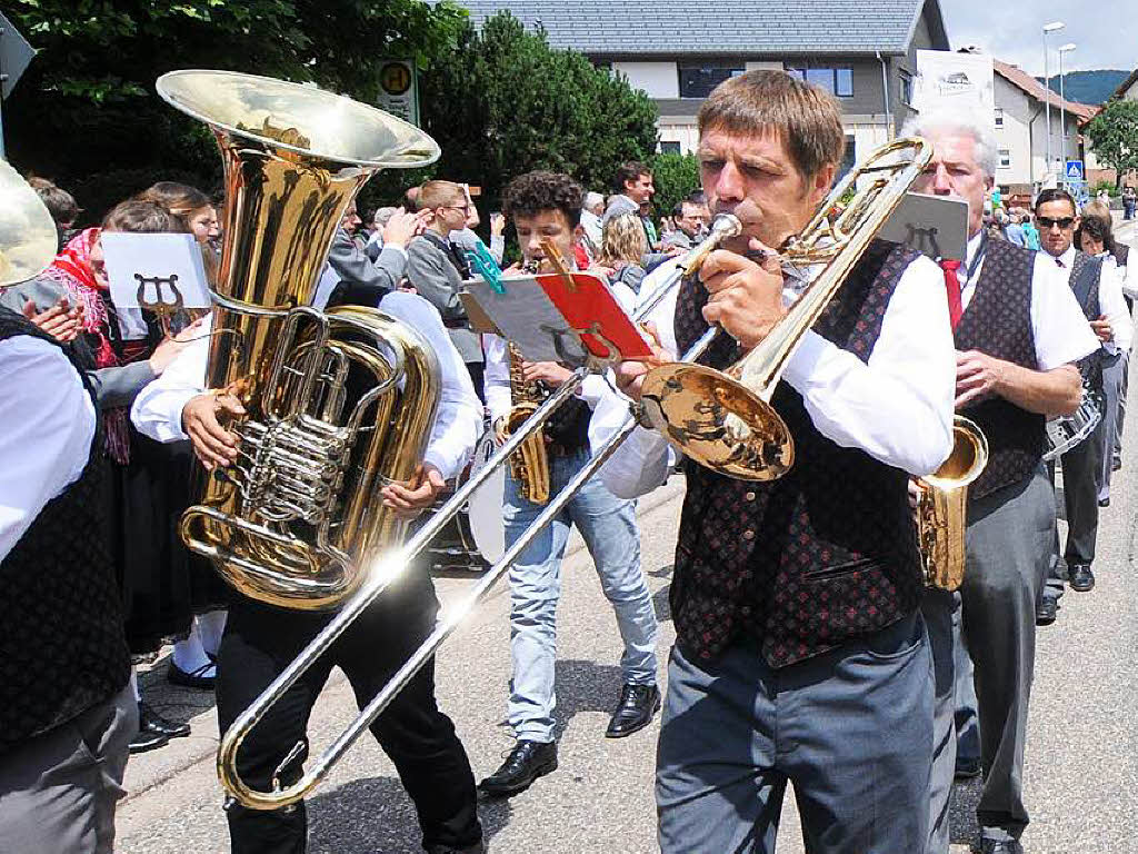 Trachtenumzug in Schweighausen zum 125-jhrigen Bestehen des Musikvereins