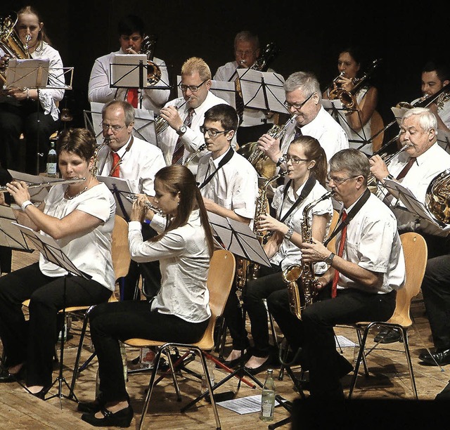 Das  Projekt-Blasorchester unter Leitu...ert der Brgerstiftung im Brgersaal.   | Foto: Roswitha Frey