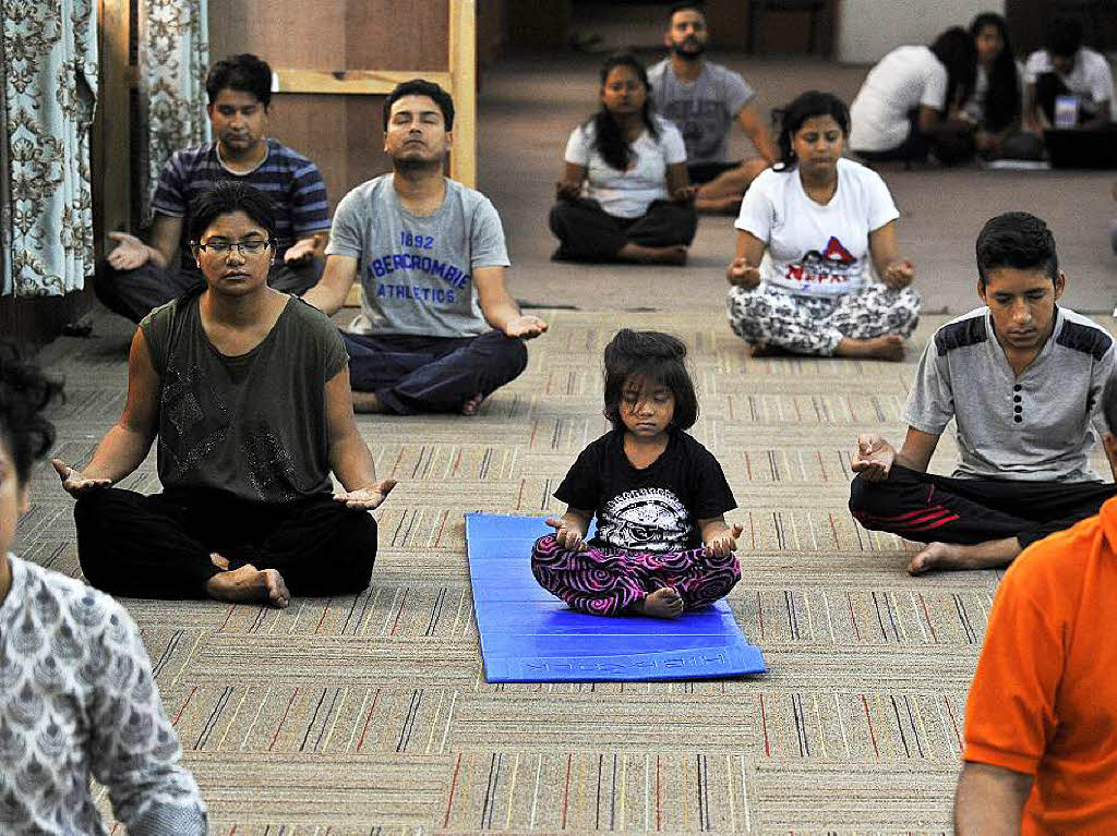 Eine Yogastunde in Kathmandu, Nepal.