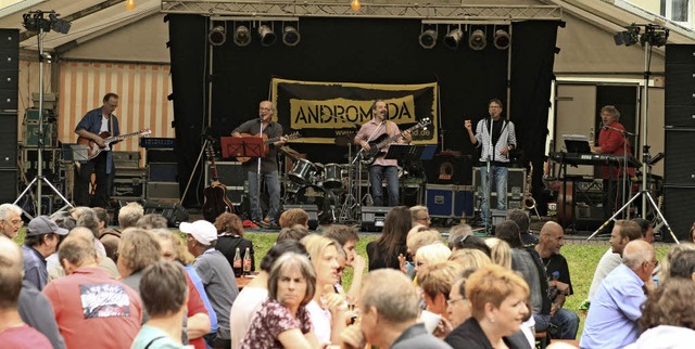 Gemtlicher Auftritt fr die Musiker v...lksfest-Stimmung beim Stadtgartenfest.  | Foto: Thilo Bergmann