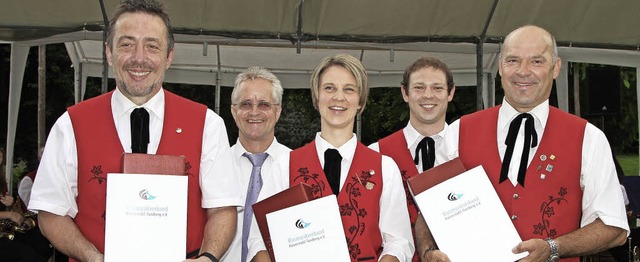 Der Vizeprsident des Blasmusikverband... Grajewski und Dirigent Dieter Jger.   | Foto: Herbert Trogus