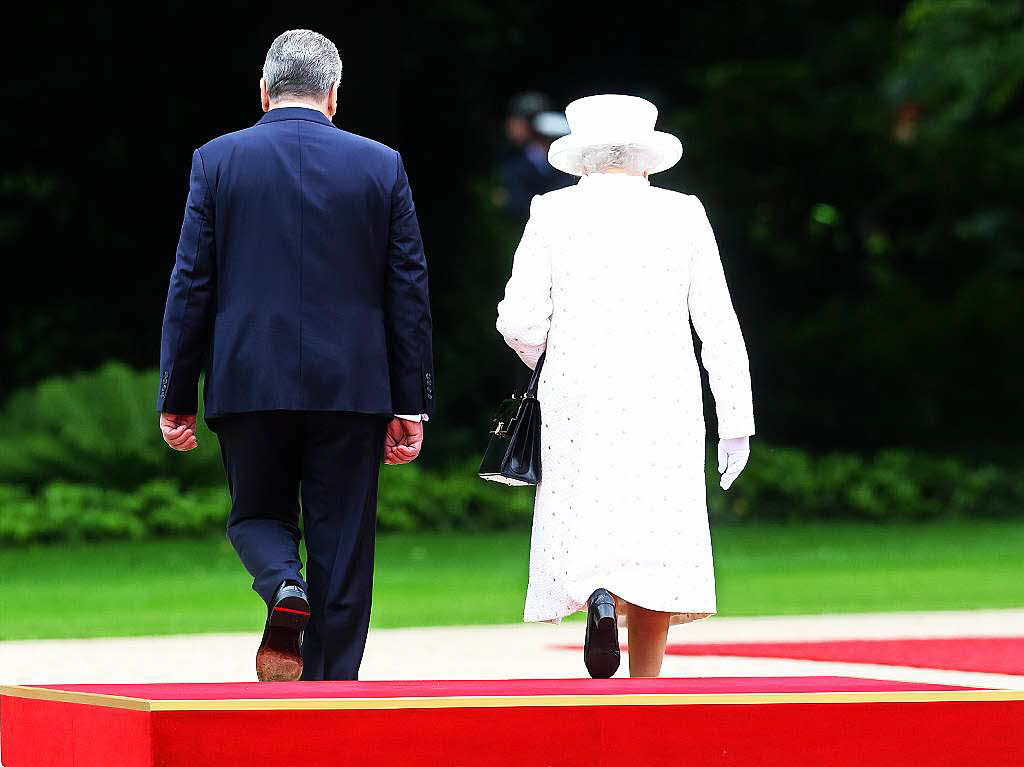 Queen Elizabeth II. besucht zusammen mit ihrem Mann Prinz Philip Deutschland.