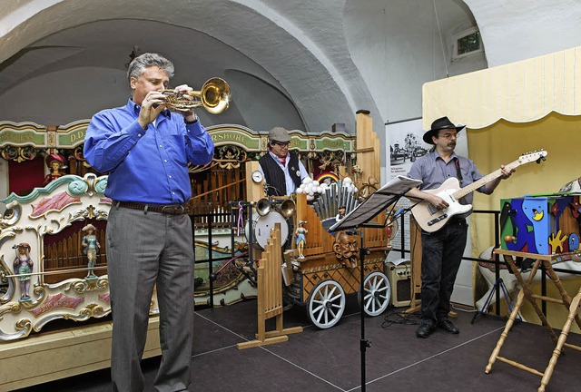 Rudolf Mahni und Eric Fricke im Trio m...-Drehorgel, gespielt von Heinz Jger.   | Foto: Gabriele Zahn