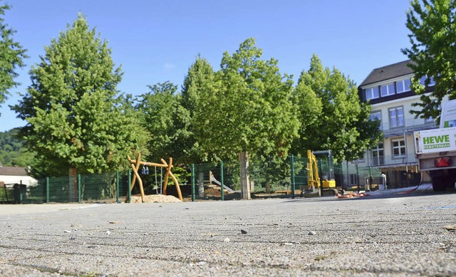 Der &#8222;Schulhof&#8220; der ehemali...latz fr die Erzieherinnen entstehen.   | Foto: Ralf H. Dorweiler