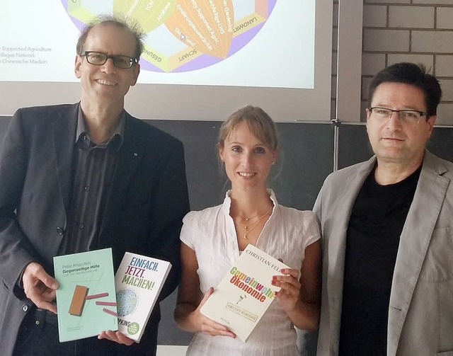 Volker Habermaier (rechts) vom THG mit...renten Lydia Halter und John C. Ermel   | Foto: ZVG