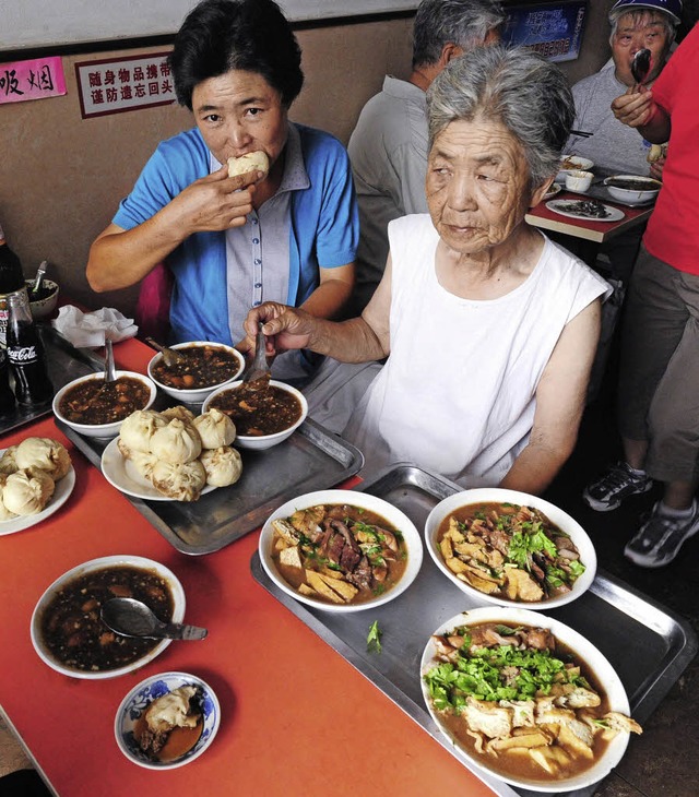 Das Essen in China kann sehr lecker se... aber manchmal ist Gammelfleisch drin.  | Foto: AFP