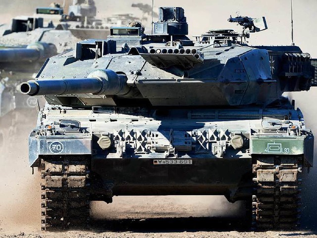 Der Kampfpanzer Leopard 2 A6 ist auch bei auslndischen Kunden gefragt.  | Foto: dpa